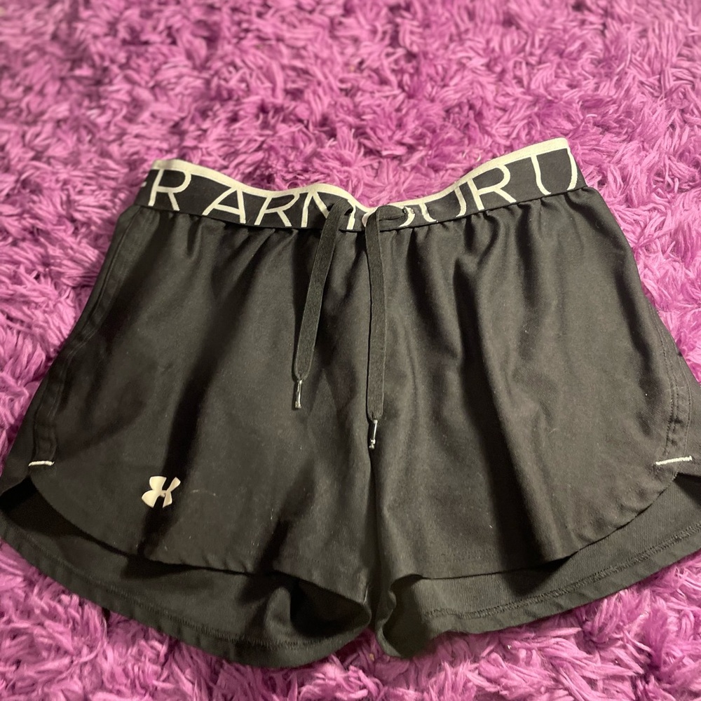 Women’s Underarmour shorts